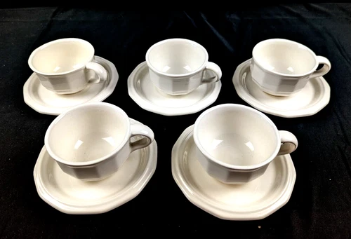Vtg. Pfaltzgraff Heritage White, (set of 5) Cup and Saucers