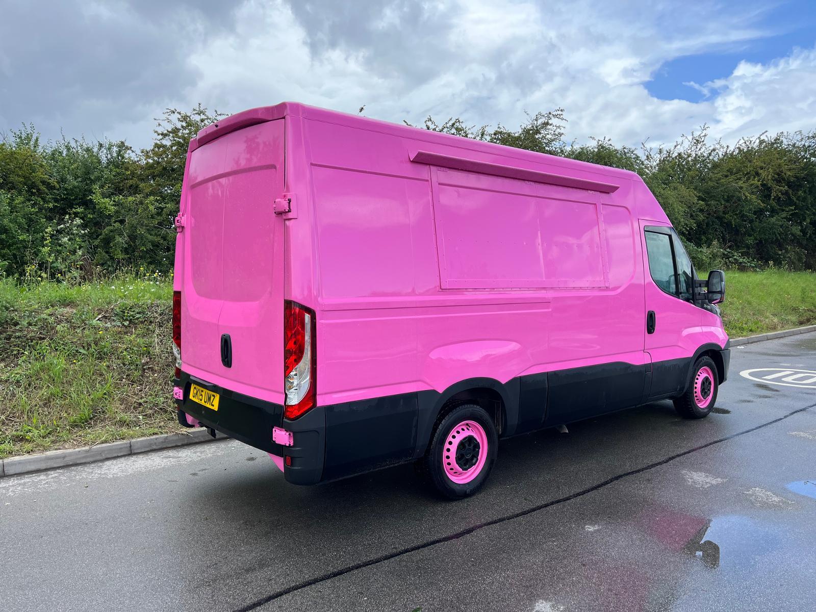 IVECO DAILY PINK MOBILE CATERING/KEBAB/BURGER/FOOD/COFFEE/ VAN FOR SALE