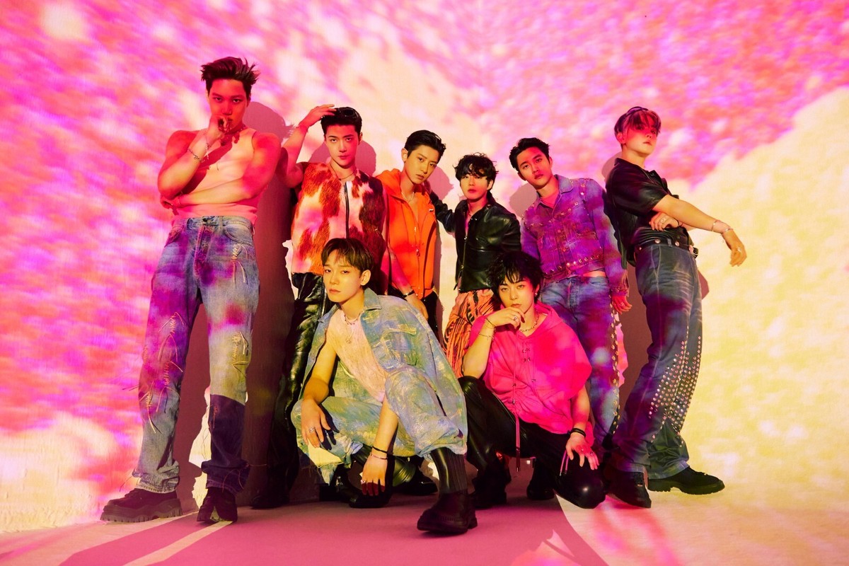 EXO 7th Album [EXIST] Digipack Random Ver. CD+Booklet+Poster (On