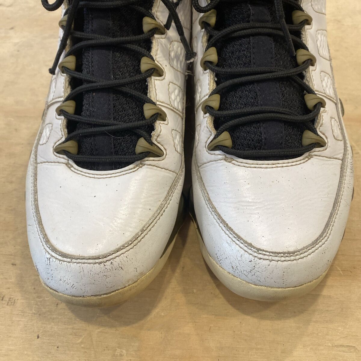 1364) Nike Air Jordan 9 IX Retro Statue White/Gold 302370 1364) Nike Air Jordan 9 IX Retro Statue White/Gold 302370