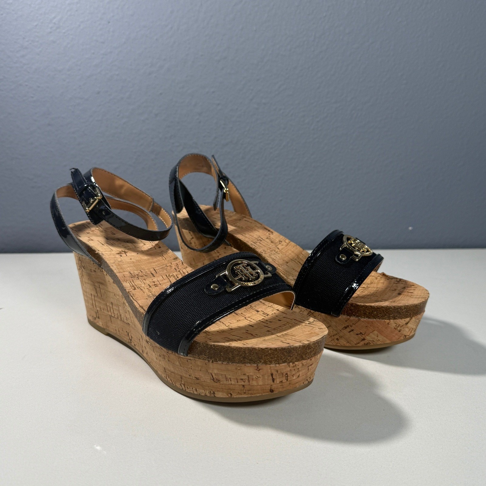 Tommy Hilfiger Womens Navy Blue Cork Platform Wedge Sandals Gold Logo Size 7M