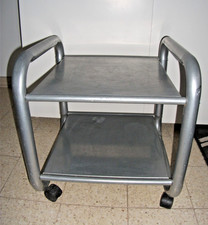Meuble industriel, table,desserte vintage, en fer, à roulettes 40 X 40 H.44,5 cm
