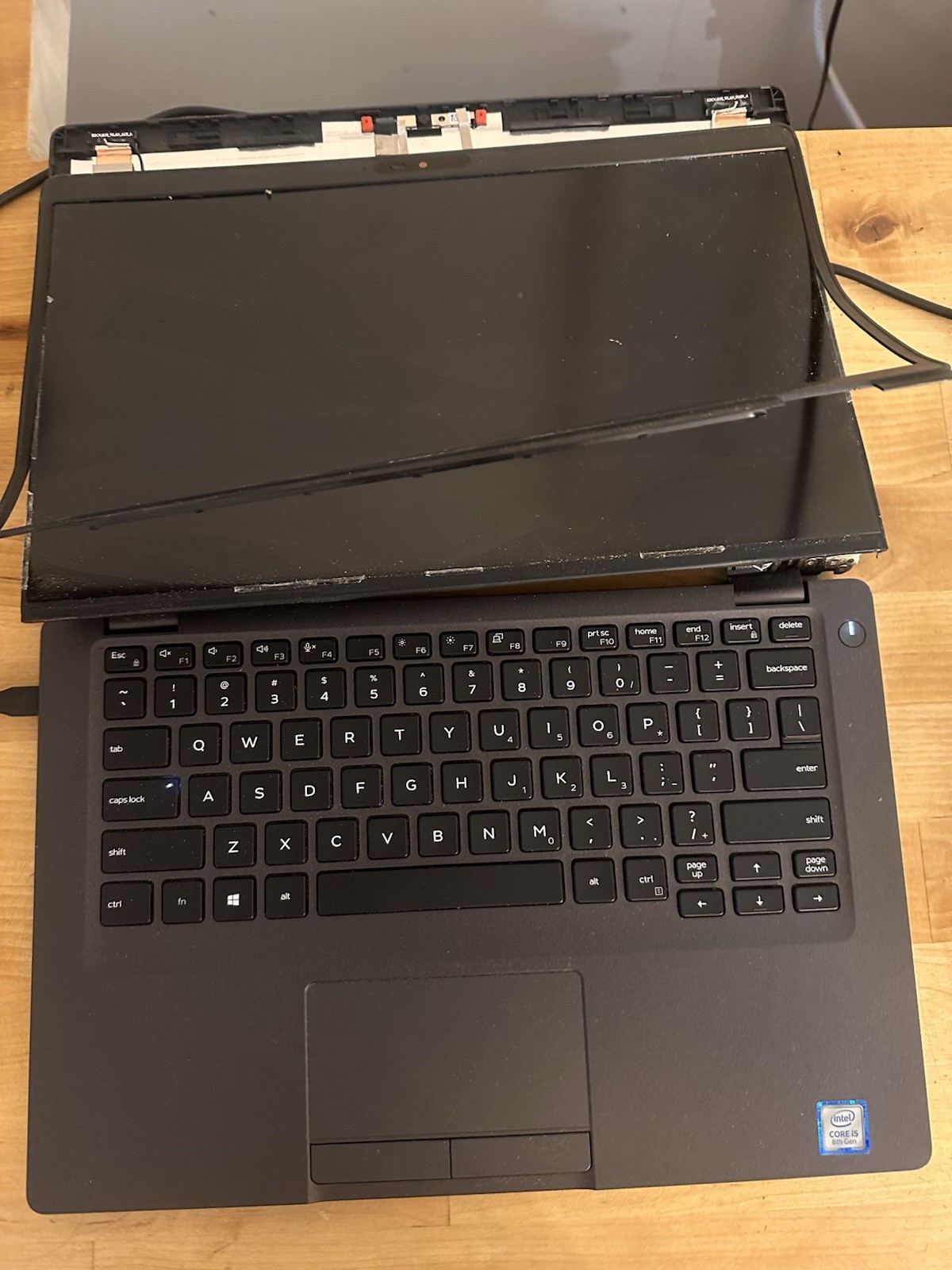 Dell Latitude 5400 Core i5 Laptop No Display Broken Hinges Parts Repair