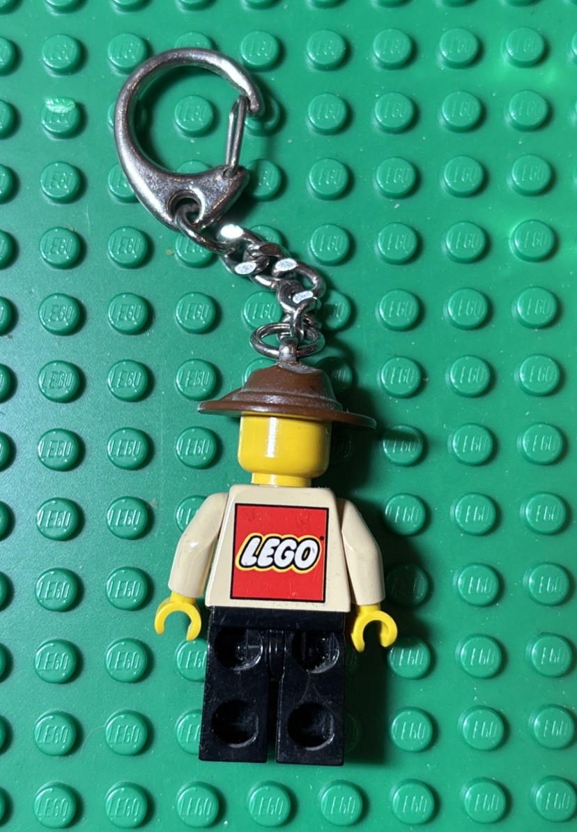 RARE genuine LEGO SYSTEM JOHNNY THUNDER minifigure KEYCHAIN