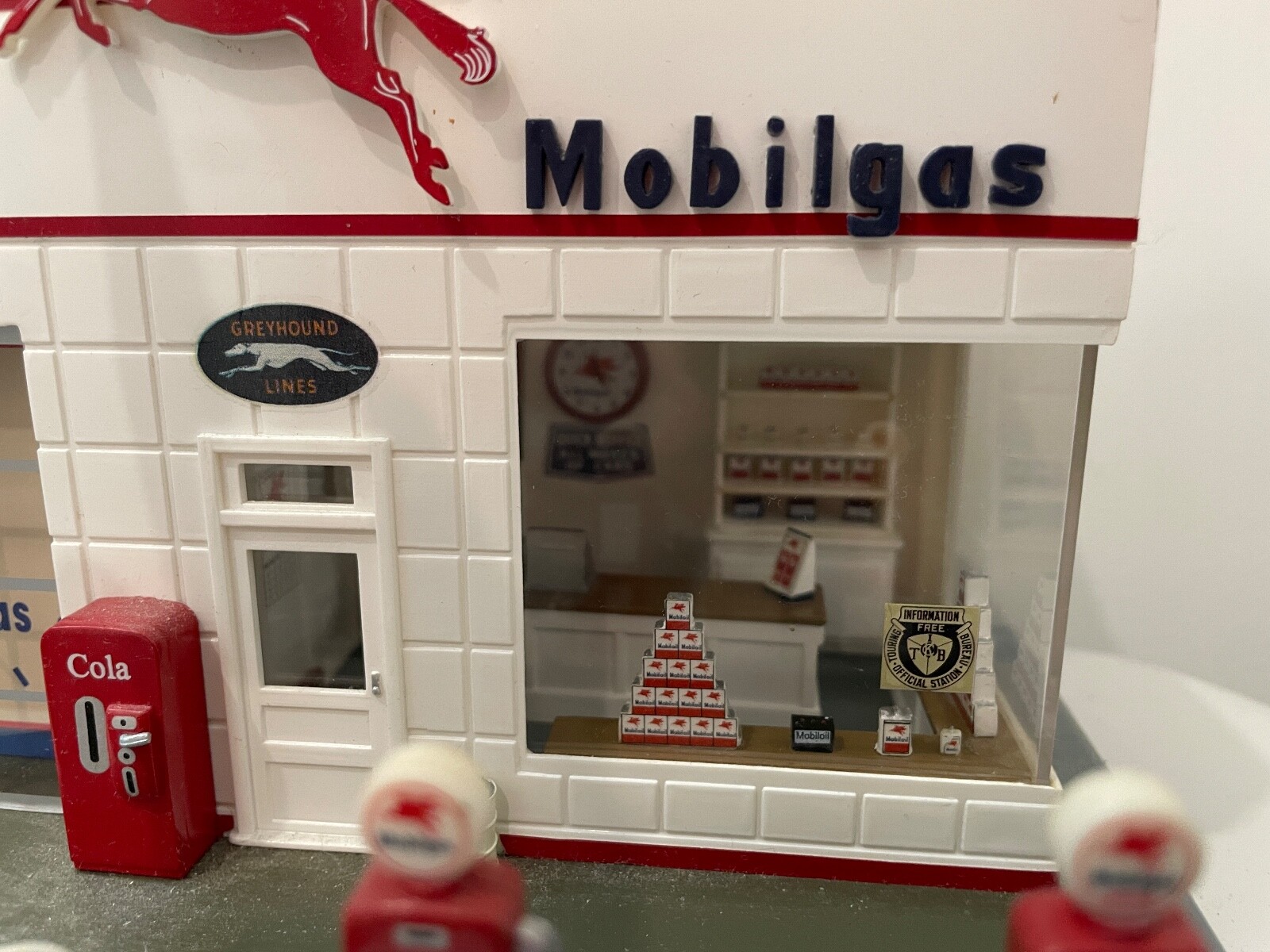 DANBURY MINT VINTAGE MOBIL GAS STATION w/ Certificate FITS LIONEL 0/027
