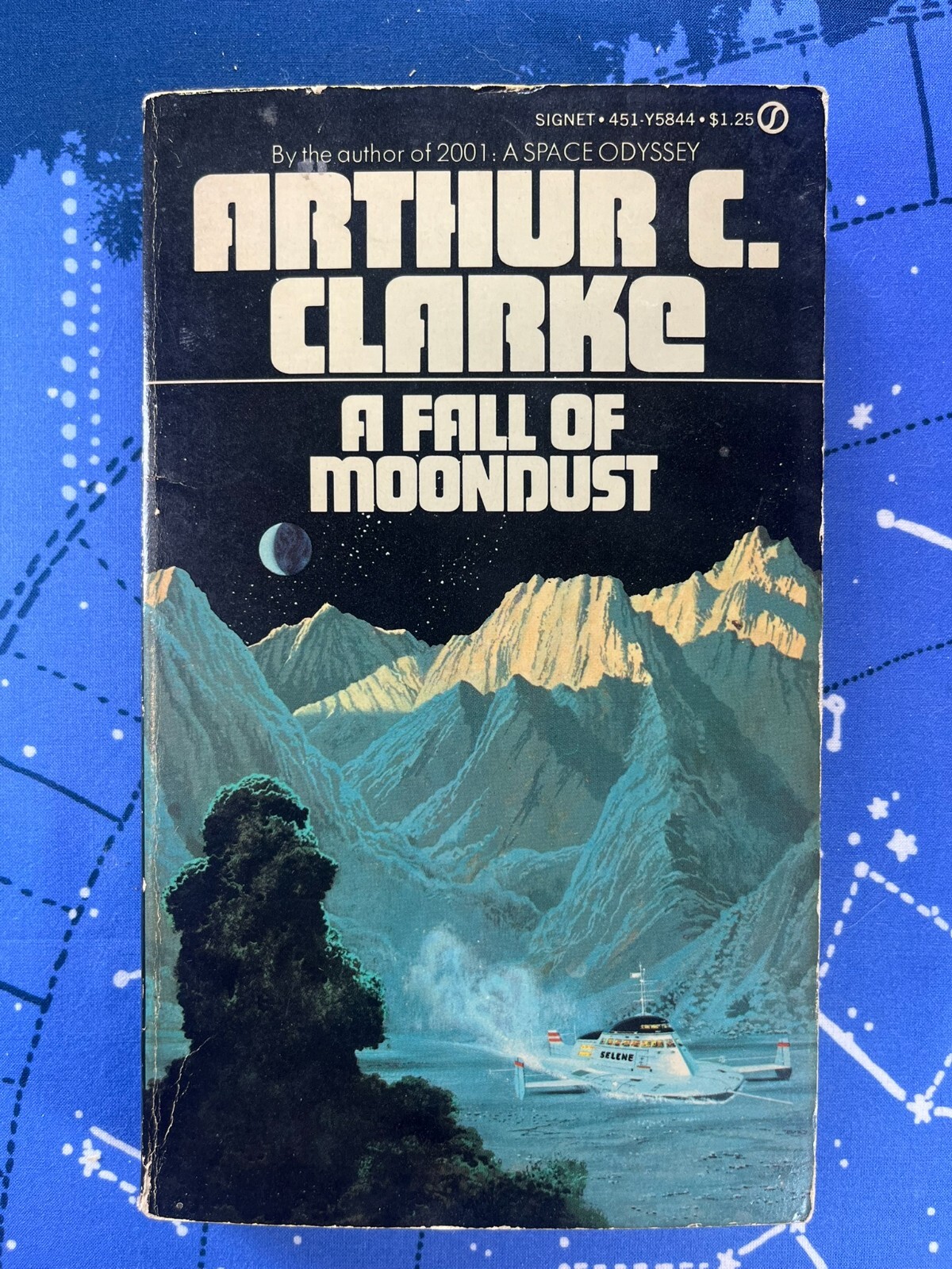 A Fall of Moondust- Arthur C. Clarke 1974 Signet Edition 1st Printing