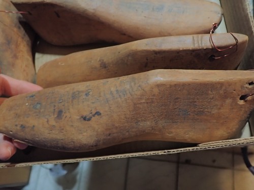 Vintage lot of 7 Wood Adult SHOE LASTS Forms Cobbler Molds 9" to 10.5" in length - Picture 16 of 16