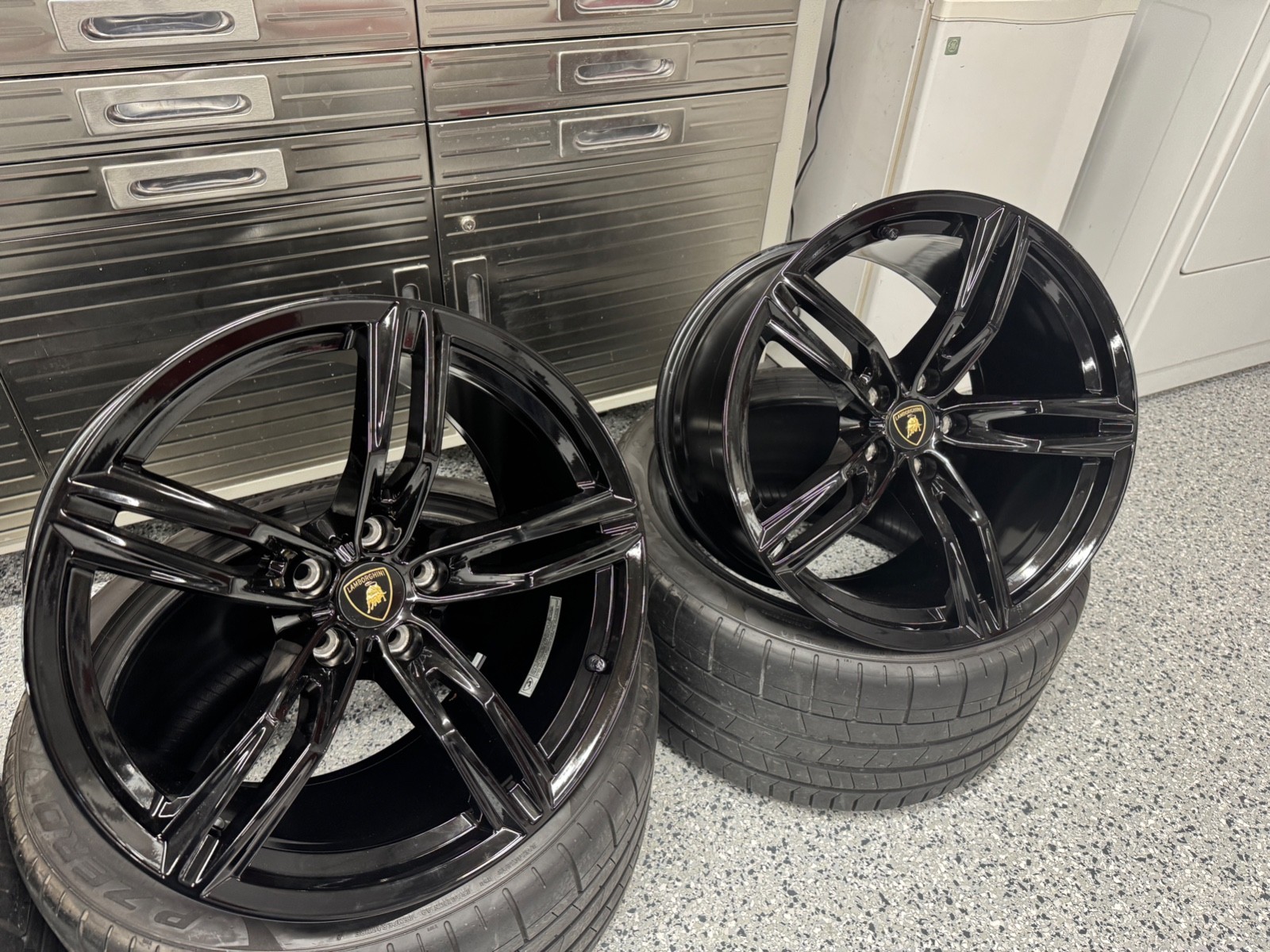 Lamborghini Rear Wheel OEM Gloss Black (single wheel sale)