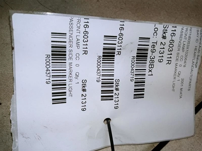 90-05 MAZDA MIATA LUZ MARCADORA LATERAL DERECHA PASAJERO TRASERO OEM 232-61317 Foto 3 de 3