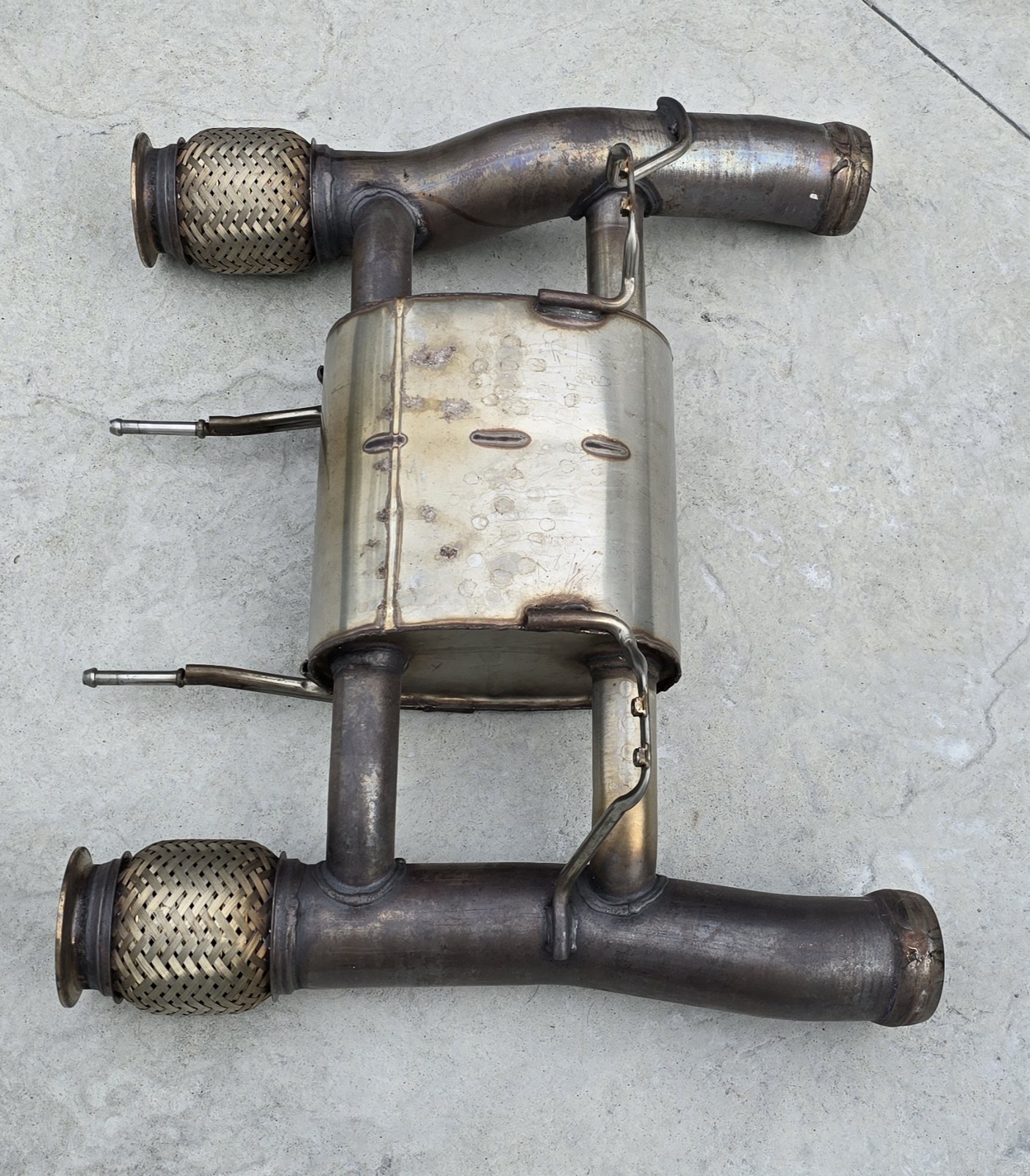 McLaren 720S Exhaust System Sport Muffler Assembly 14H0176CP.02 14H0176CP