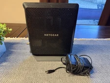 NETGEAR Nighthawk C7000v2 AC1900  WiFi Cable Modem Router EXCELLENT condition