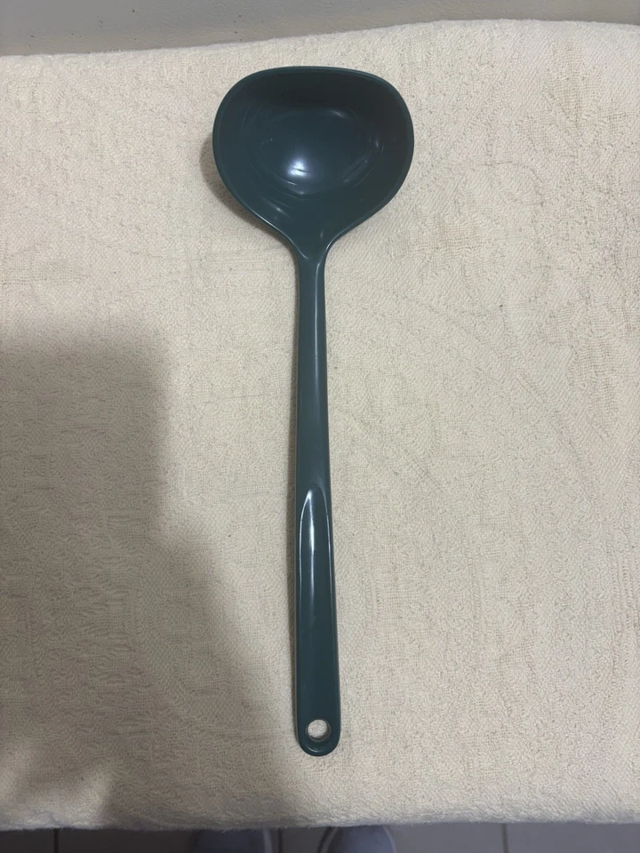 Trudeau Green Nylon Soup Ladle Heat Resistant Kitchen Utensil Serving Spoon - Imagem 2 de 4