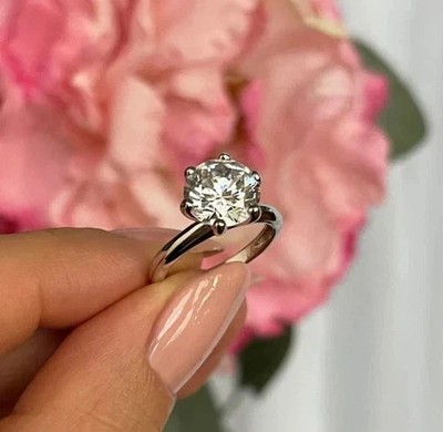 3 Karat runder Moissanit Verlobungsring in 14 Karat Weißgold vergoldet
