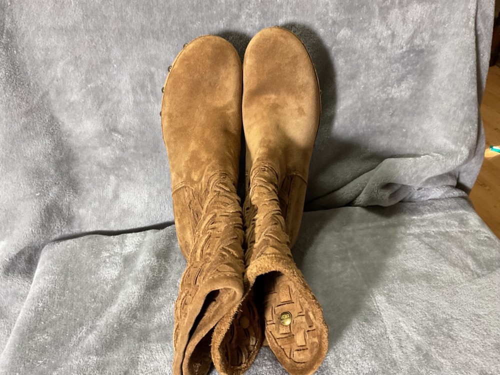 size 8 UGG Lynnea Arroyo woven boots