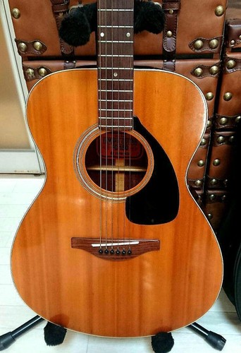Early model red label YAMAHA FG-150 1968 acoustic guitar from Japan - Picture 2 of 19