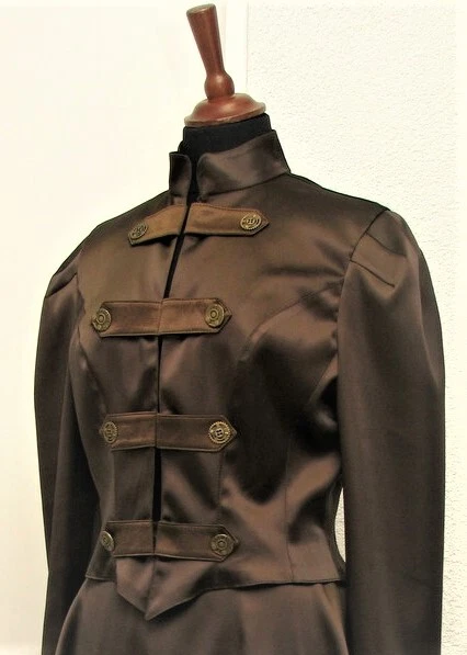 Braune Steampunk Jacke aus Satin viktorianischer Stil Metallknöpfe Messing S/M - Bild 3 von 4