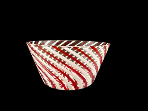 VTG Eastern Art Glass Bowl Red & White Spiral Design - Christmas Candy Cane Look - Picture 2 of 8
