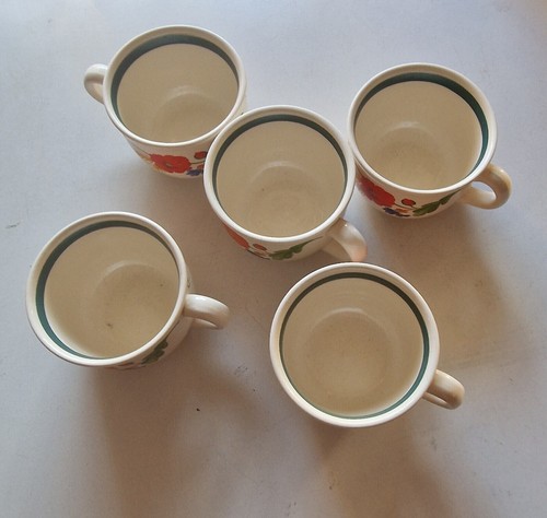 Kaffeetassen 5er Set aus DDR-Zeiten Beige florales Design mit Bodenmarke