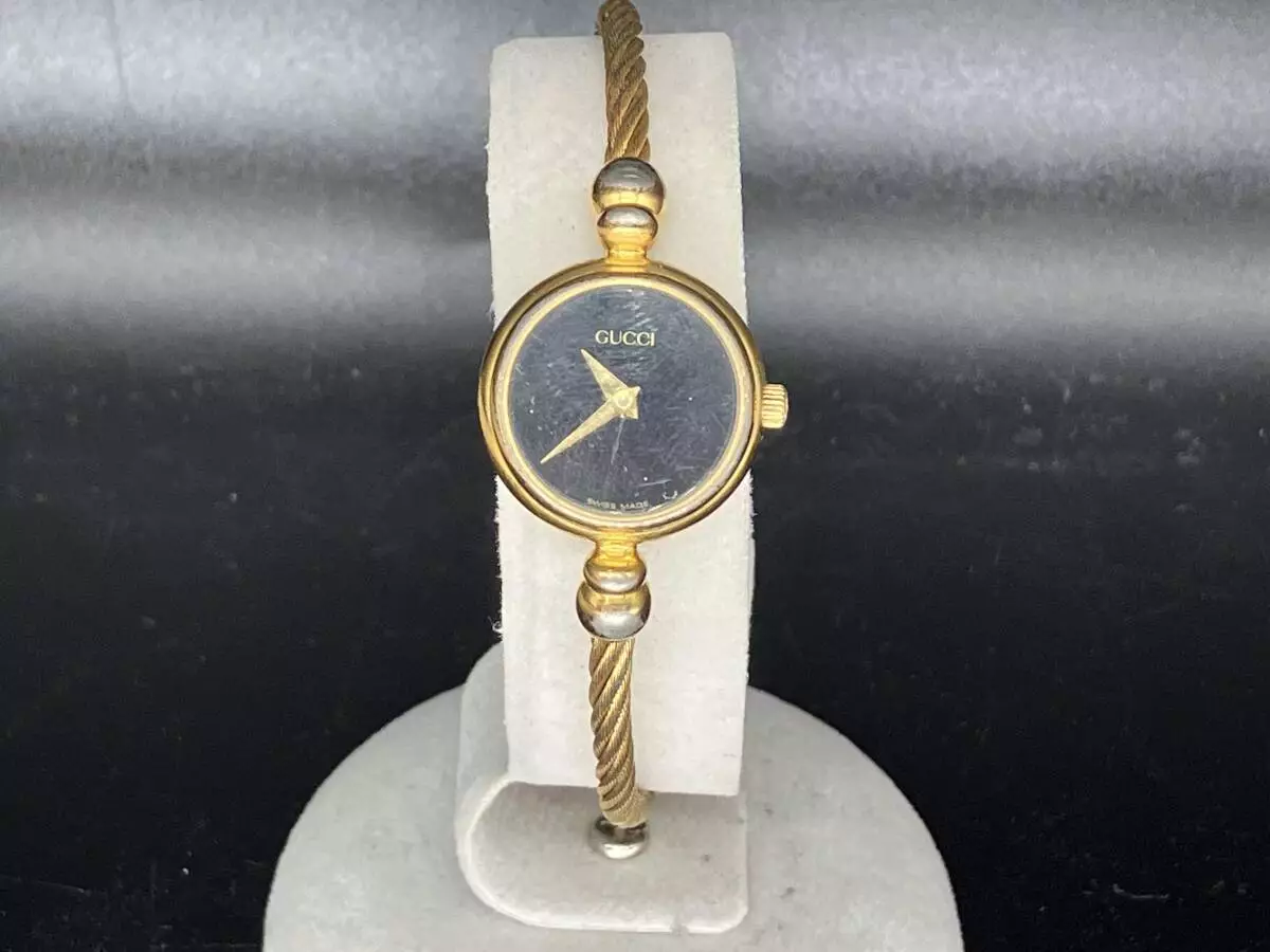 Boîtier de montre bracelet analogique femme GUCCI 2700.2.L taille 18 mm quartz or noir d'occasion