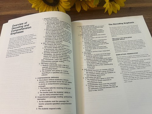 Reading Mastery Rainbow Level III Teacher’s Guide. - Picture 3 of 3