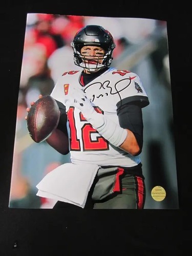 Tom Brady Signed Photo, 8x10 with COA, NFL