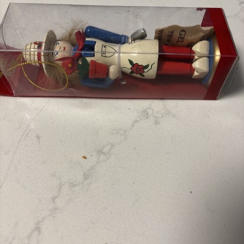 Garden Ridge Wooden Nutcracker Garder Wonderland 2002 Limited Edition Mini - Picture 3 of 11
