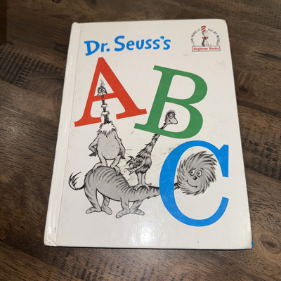 Dr. Seuss's ABC  (Beginner Books, I Can Read It All By Myself) - GOOD