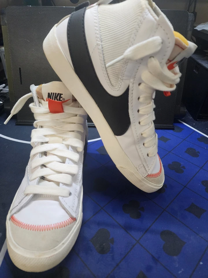 Size 10.5 - Nike Blazer '77 Jumbo Mid White Black No Box Wore For Only A Week - Image 2 of 4