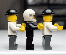 LEGO City Police Headquarters 7744 Complete Set Of Minifigures Mini Figures ONLY