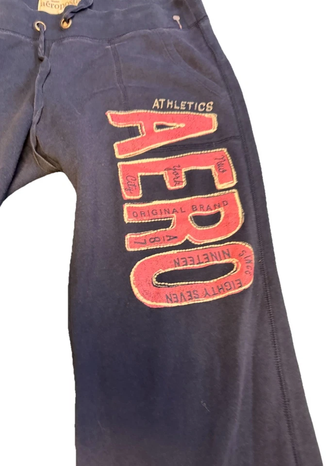 Calça de Moletom Feminina Y2K Anos 2000 Marinha Aeropostale Logotipo Perna Cintura Baixa Tamanho Grande - Imagem 2 de 4