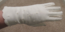 Vintage VAN RAALTE White Fabric Gloves, One Size, Embroidered Flowers, Scalloped