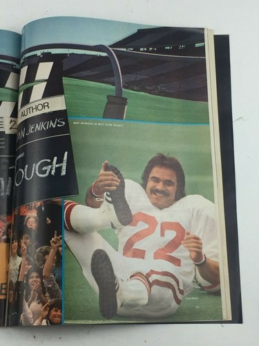 SPORTS ILLUSTRATED SEMI TOUGH GOES TO THE MOVIES NOVEMBER 7, 1977 BURT REYNOLDS - Picture 4 of 5