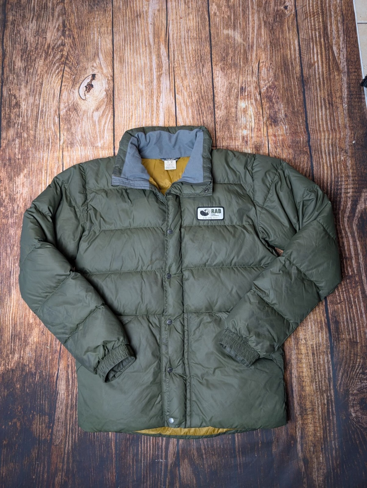 Rab Men's Lightweight Olive Green Down Puffer Jacket Size S for Outdoor Warmth