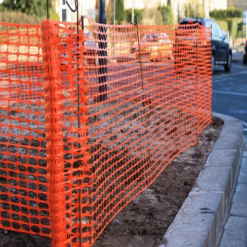 Plastic Construction Fencing 250 Ft Netting Barrier Safety Mesh Snow Fence Roll - Picture 8 of 9