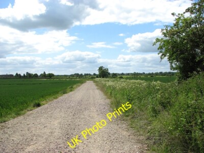 Photo 6x4 Footpath and farm track to Castleton Way Eye/TM1473  c2015