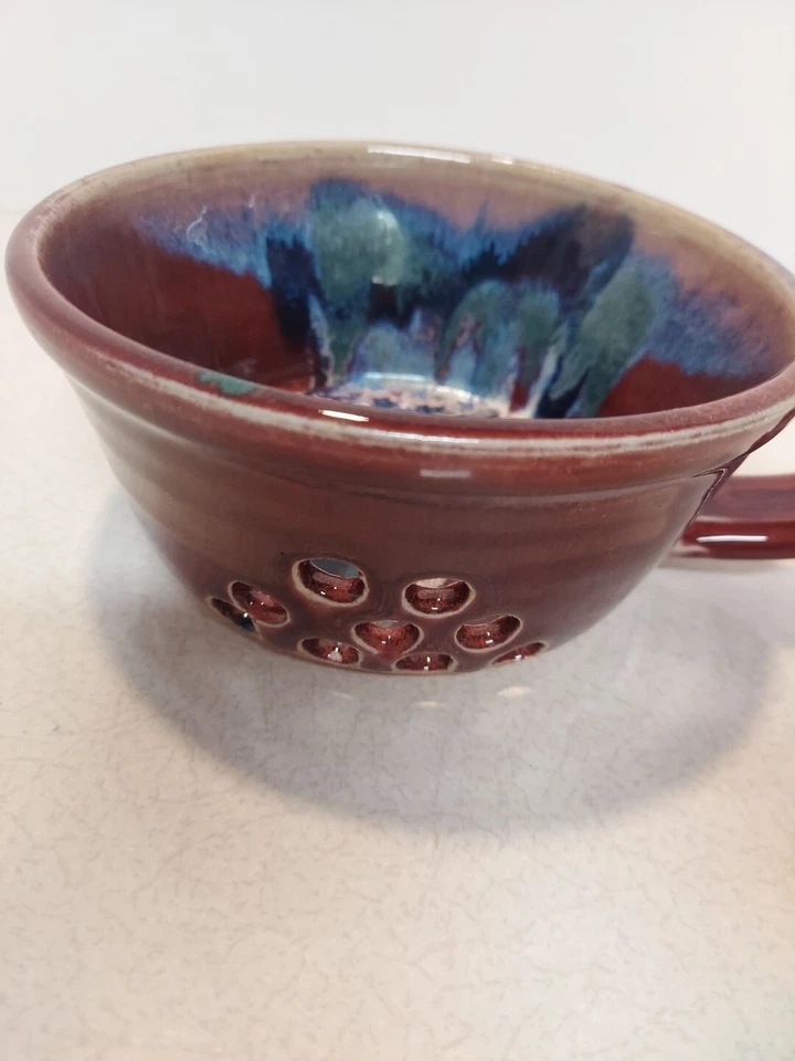 Larrabee Ceramics 4.3 Berry Colander with Handle, Maroon-Multi - Image 2 of 4