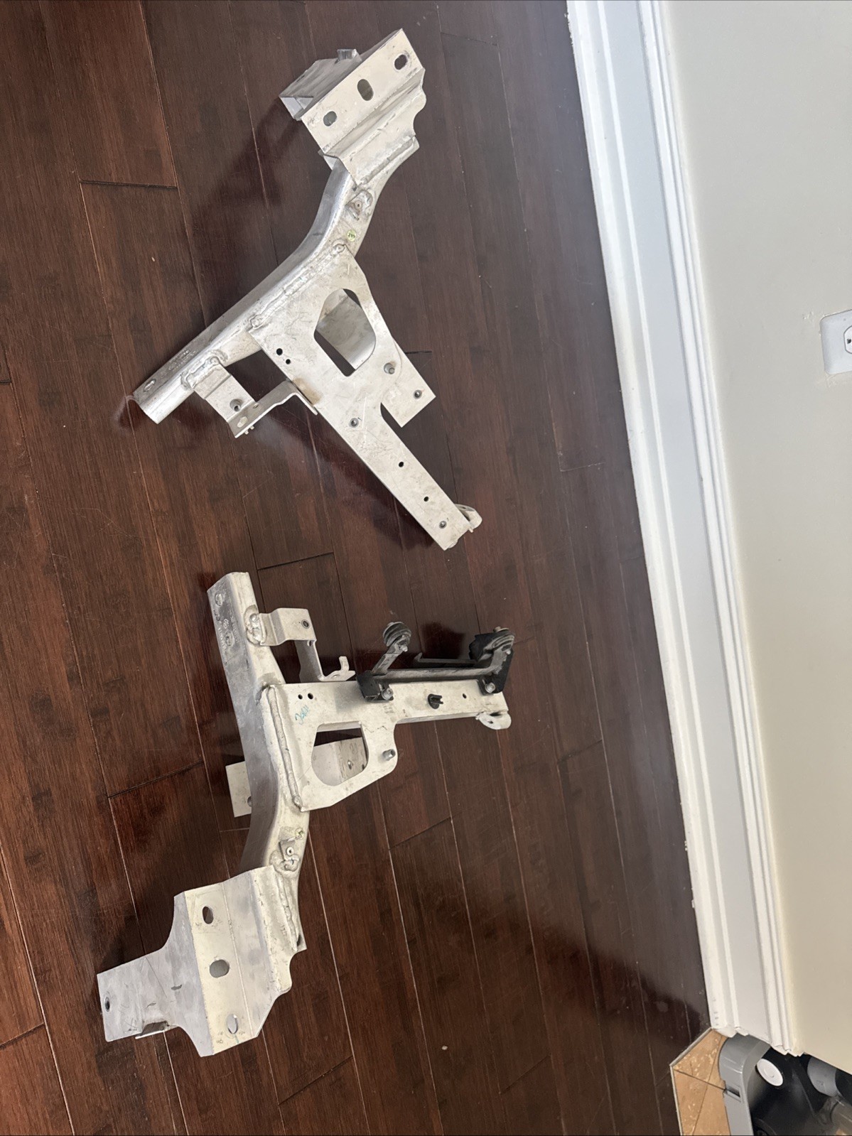 Rolls-Royce Ghost 2010-2014 Front Support brackets Set