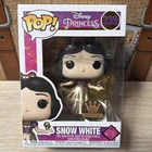 Funko Pop! Disney Princess Snow White Vinyl Figure & Pin #339 Funko Store Exc.