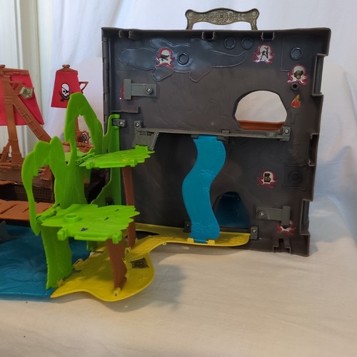 Matchbox 360° Pirate Pop Up Pirate Play Set Ship No Figures Cars - Picture 9 of 16