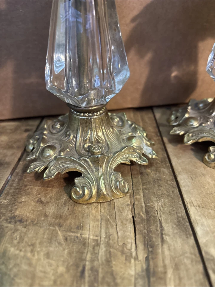 Par de candelabros vintage 1973 L&L WMC de latón y cristal Hollywood Regency Foto 4 de 4