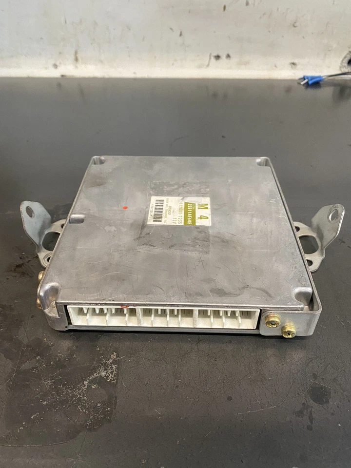 Subaru Outback 2000 ECU 22611 AF60E Foto 2 de 3