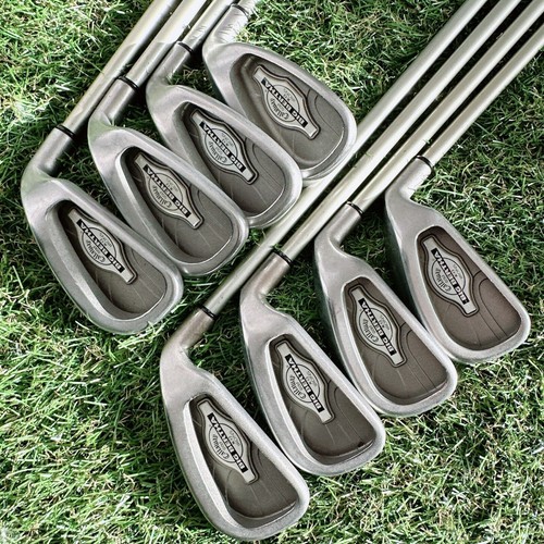 Set De Fers XXIO Pour Femmes - Graphite - 8 Clubs (5-9, PW, AW, SW) - Main Droite