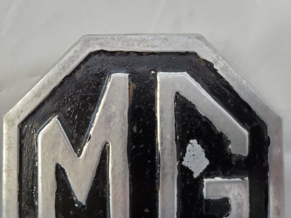 1975 - 1980 MG MGB Front Emblem Trunk Emblem Set OEM CHA344 - Image 3 of 4