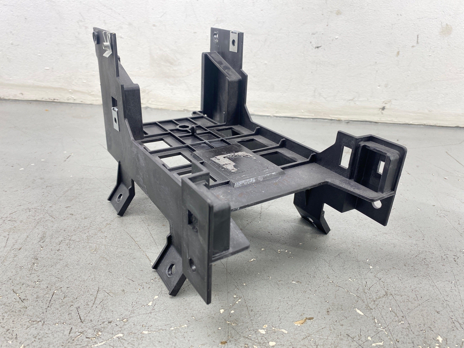 2020-2023 MCLAREN GT INTERIOR CENTER CONSOLE MOUNT BRACKET 11N1114 OEM 2021 2022