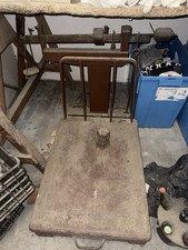 bilancia antica con pesi