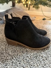 Girls Black boots Size 2 Boots For Dressing Up