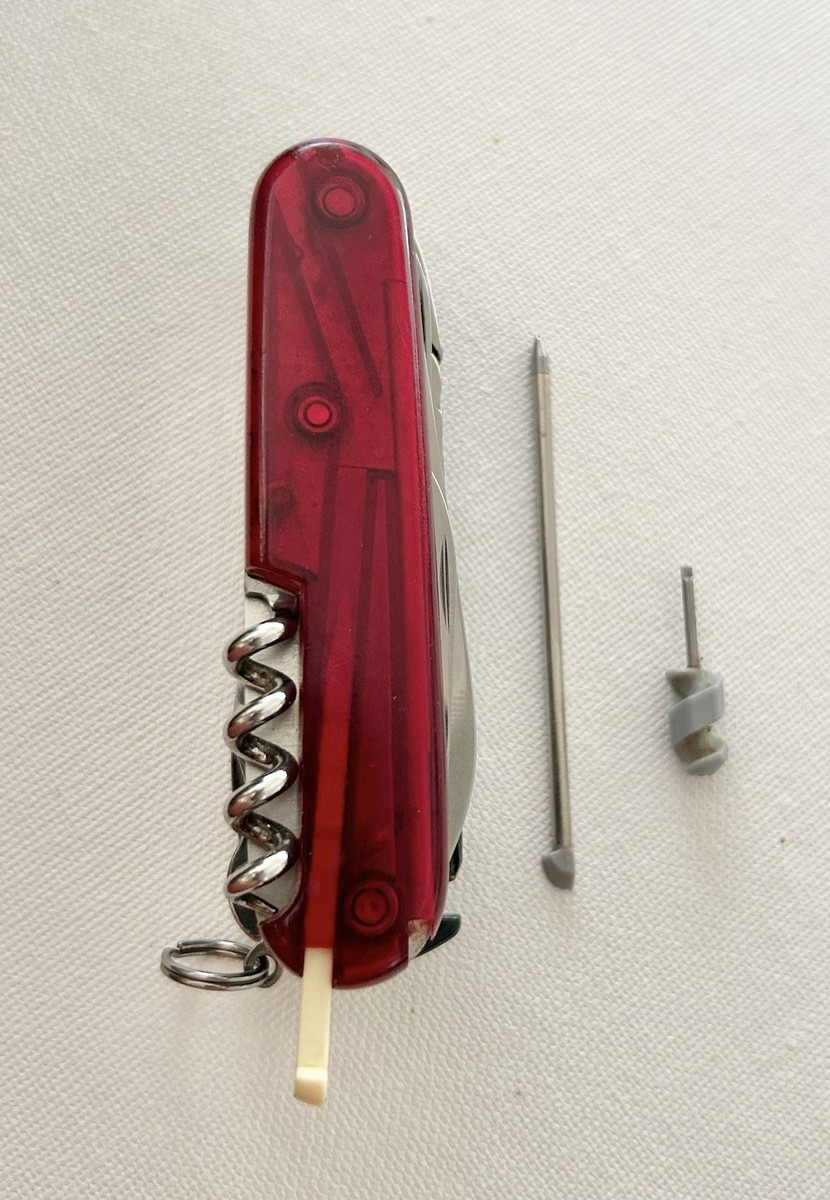 Victorinox CyberTool 34 赤 Victorinox CyberTool with 34 functions, transparent red