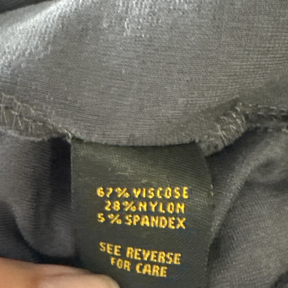 Calça Legging Pull On Serena Williams ~ Tamanho P ~ Cinza ~ Cintura Média ~ 26" Costura Interna - Imagem 4 de 4