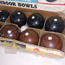 Modernite NZ Indoor Bowls Set of 8 - lawn balls vintage game brown  black