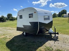 Vintage 1962 Layton Travel Trailer